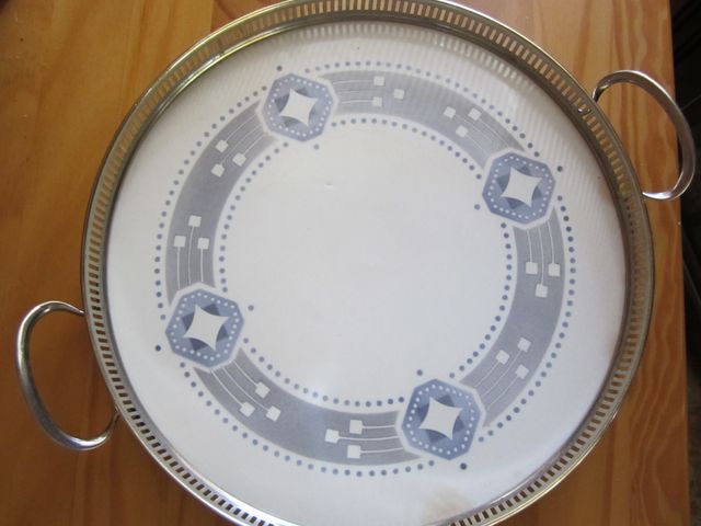 BANDEJA DE PORCELANA CON MAS DE 100 AÑOS