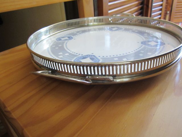 BANDEJA DE PORCELANA CON MAS DE 100 AÑOS