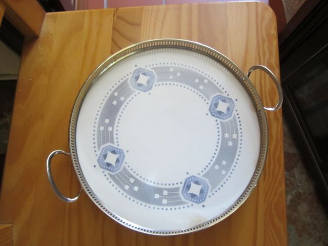 BANDEJA DE PORCELANA CON MAS DE 100 AÑOS