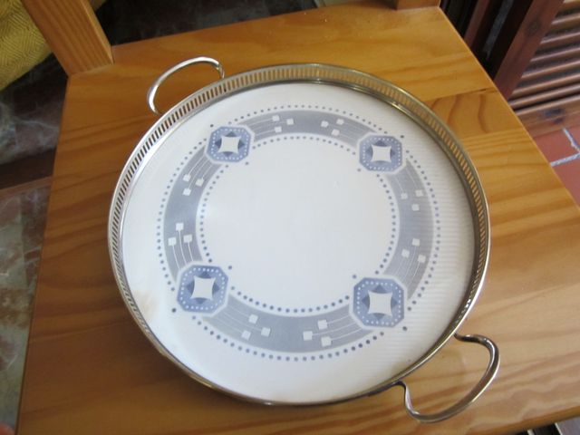 BANDEJA DE PORCELANA CON MAS DE 100 AÑOS