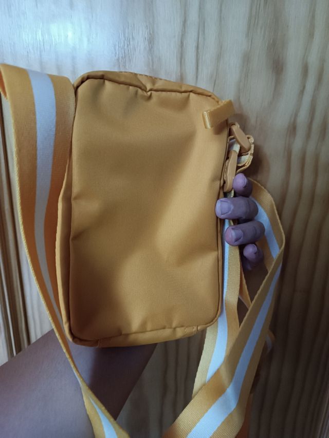 Bolso bandolera de Levi's amarillo