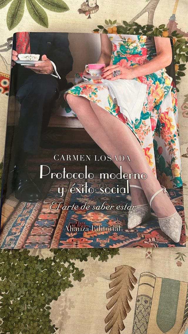 Libro protocolo moderno y éxito social
