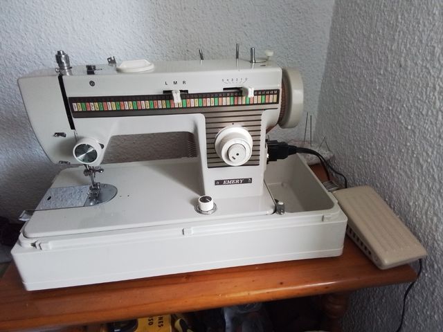 Máquina de coser múltiples puntadas