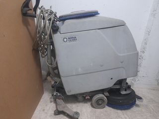 Limpia suelos industrial SE ACEPTA TRUEQUE