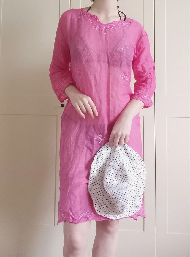 Copricostume fucsia magenta con ricami