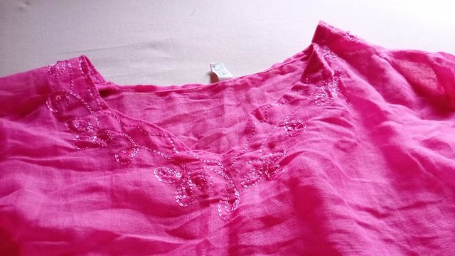 Copricostume fucsia magenta con ricami