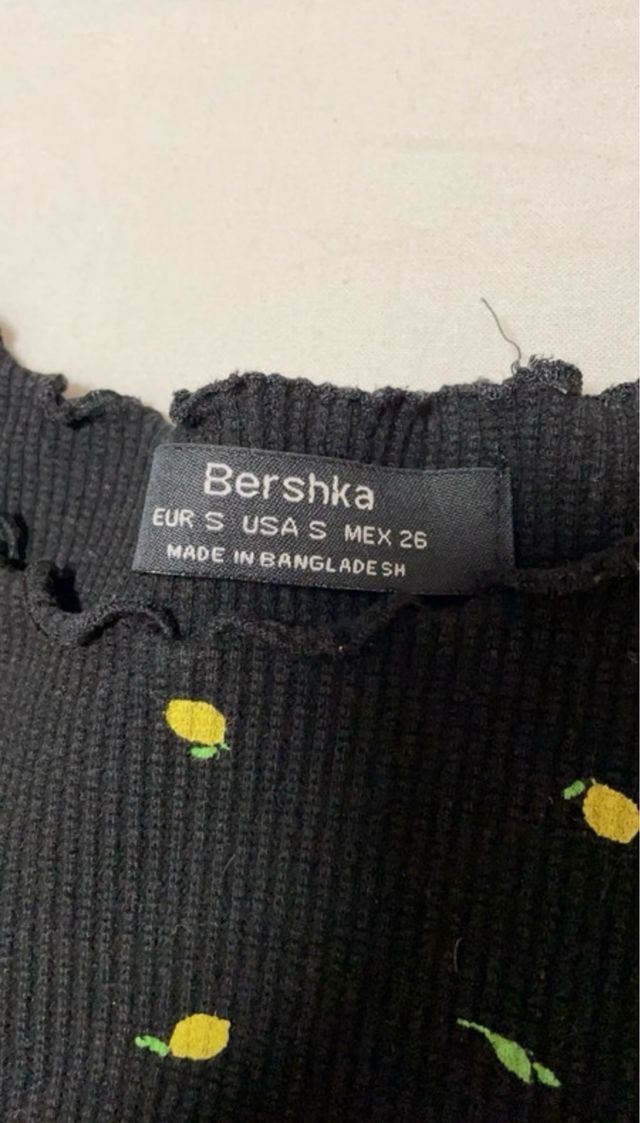 maglietta bershka con i limoni taglia S