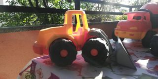 Camion, ruspa e betoniera grandi