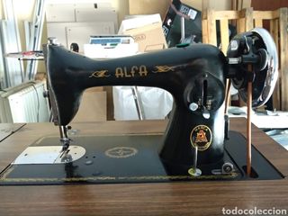Maquina de coser marca Alfa