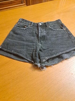 Pantalón corto Zara