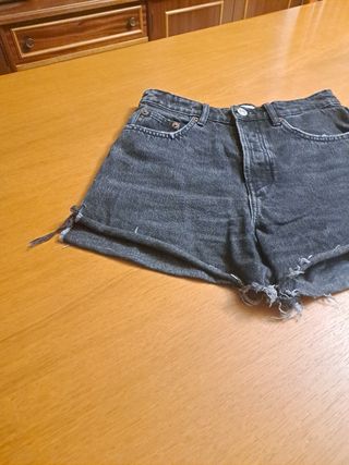 Pantalón corto Zara