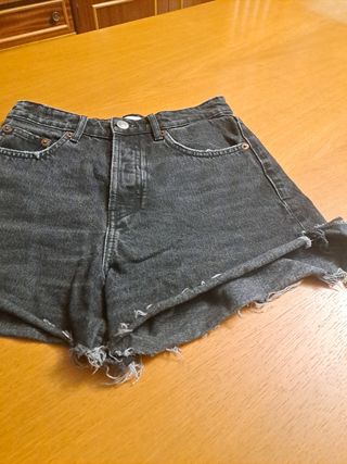 Pantalón corto Zara