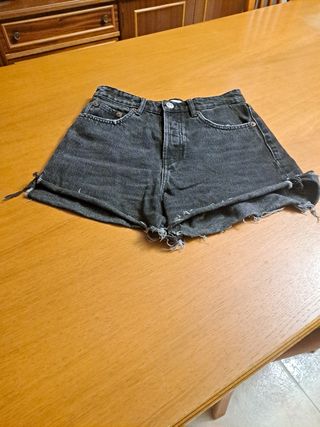 Pantalón corto Zara