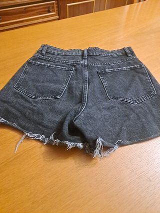 Pantalón corto Zara