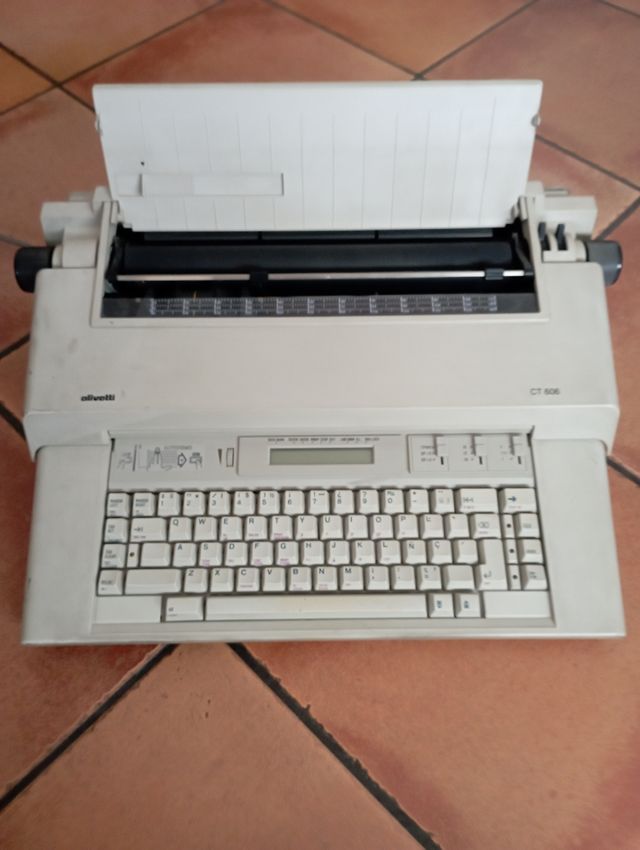 Máquina de escribir Olivetti