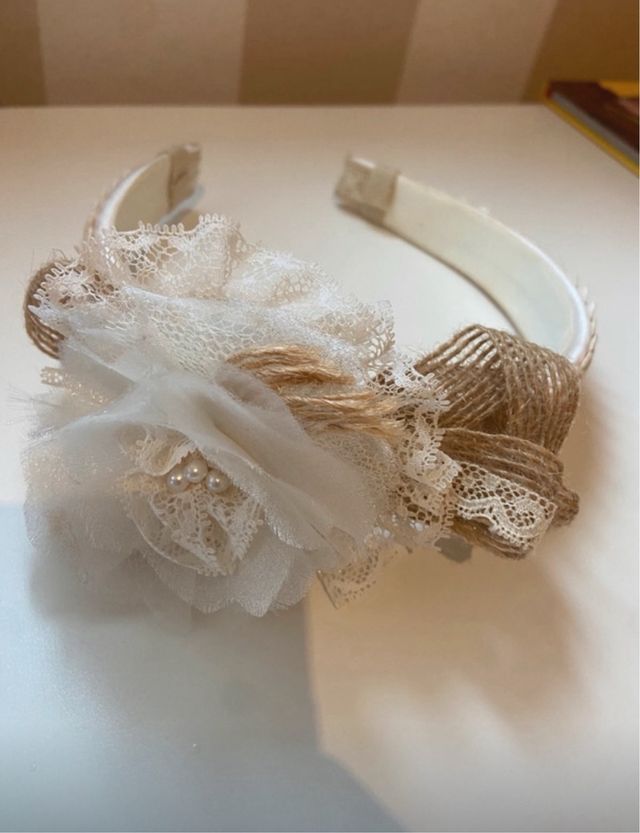 Diadema infantil con tocado