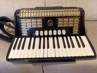 ⭐ Acordeon Hohner Verdi II 96 bajos 