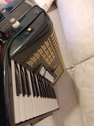 ⭐ Acordeon Hohner Verdi II 96 bajos 