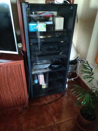 Tocadiscos y mueble