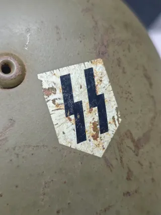 Casco militar antiguo