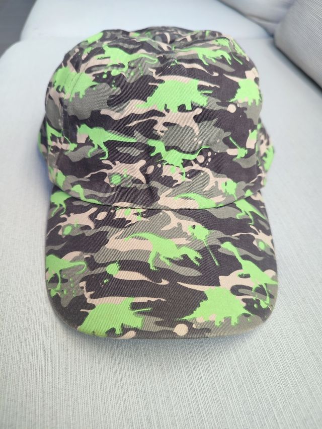 DOS GORRAS INFANTILES