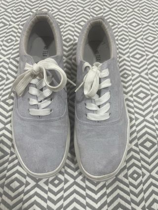Zapatillas estilo vans gris perlado talla 40