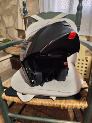 Dos cascos modulares L como nuevo cada uno 75 €