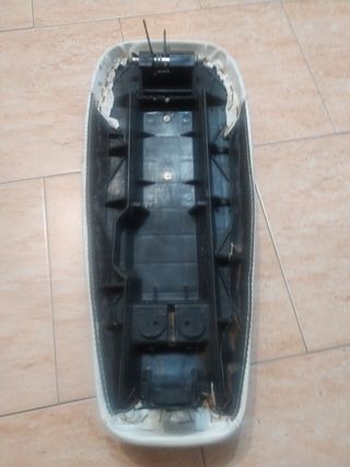Vendo asiento de Derbi variant