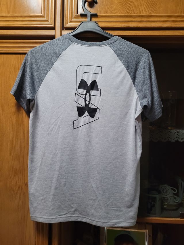 Camiseta Under Armour talla YXL