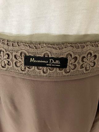 Falda de guipur marca Masimo Dutti 