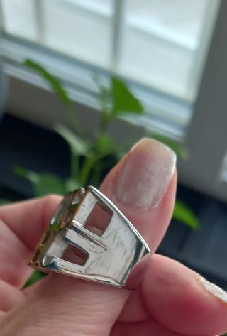 Precioso anillo Carolina Herrera