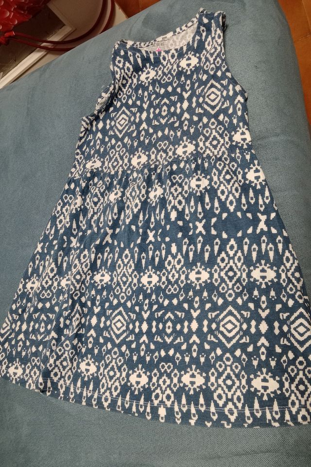 Vestido nuevo a estrenar 5/6Años 116cm