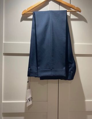 Traje de hombre azul marino