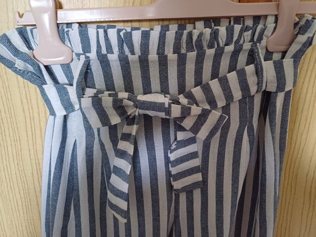 Pantaloni chino a vita alta a righe