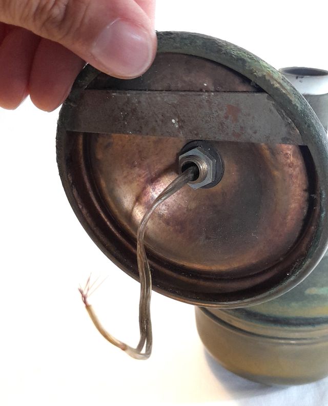 Antica Lampada ad olio in ottone elettrificata