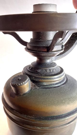 Antica Lampada ad olio in ottone elettrificata
