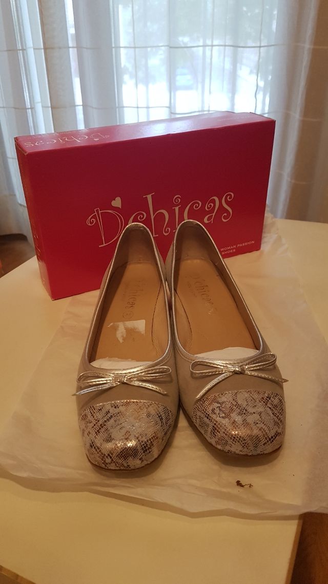 Bonitos zapatos marca D chicas