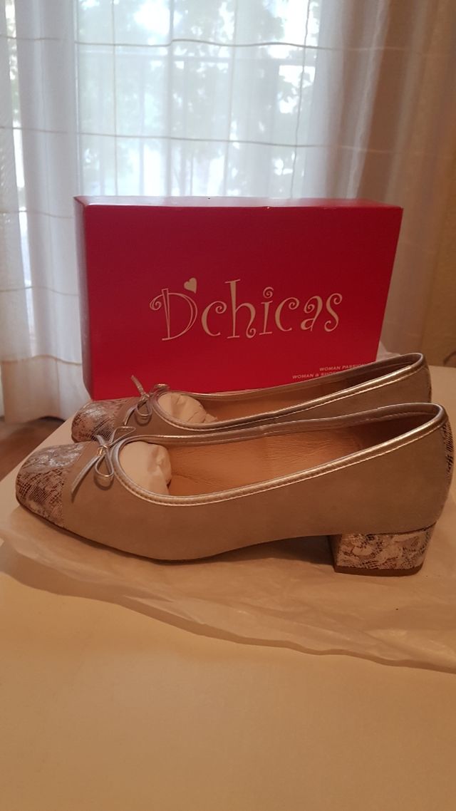 Bonitos zapatos marca D chicas