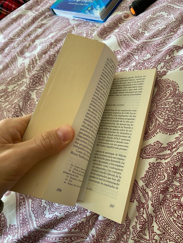 No logo NAOMI KLEIN el poder de las marcas