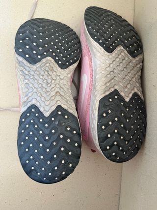 Zapatillas NIKE react rosas talla 38