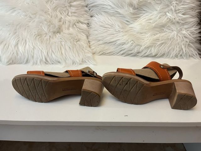 Sandalias de piel naranja y tacon 5 cm