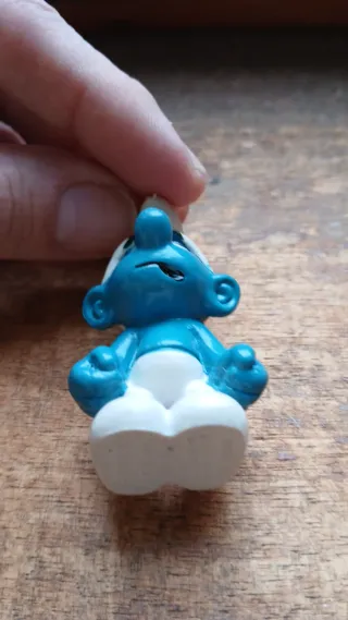 🇮🇹 puffo arrabbiato 🇪🇦 pitufo gruñón