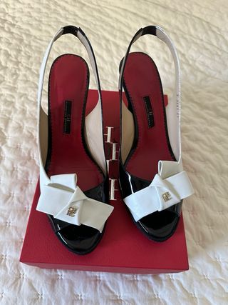 Carolina Herrera sandals black and white 