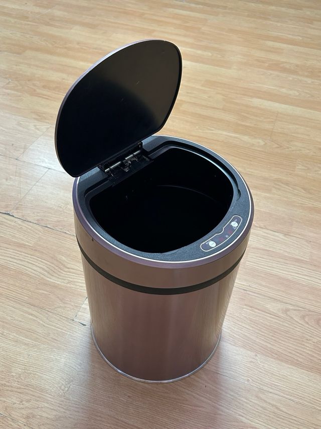 Cubo De Basura con Sensor Automático