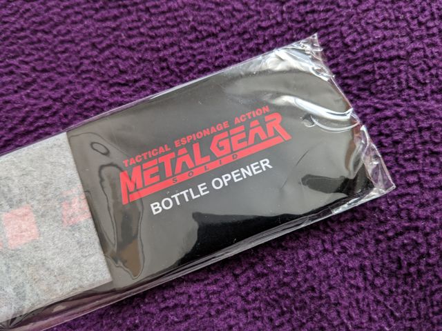 Abrebotellas Metal Gear Solid (Oficial Konami)