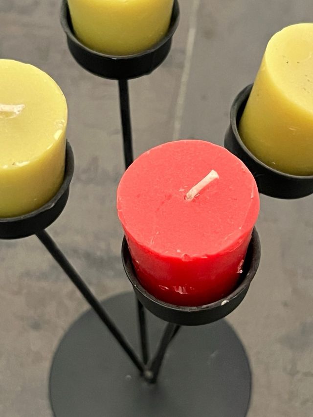 Candelabros y velas olorosas