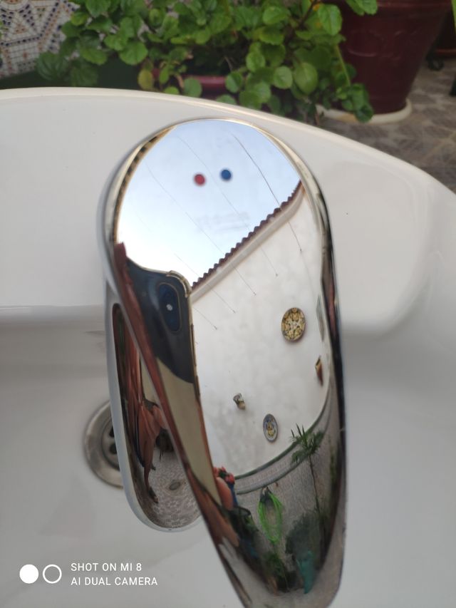 Lavabos con grifos Roca