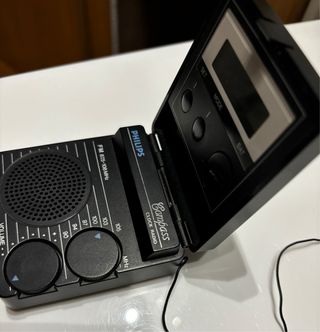 Radio despertador de viaje Philips D1858