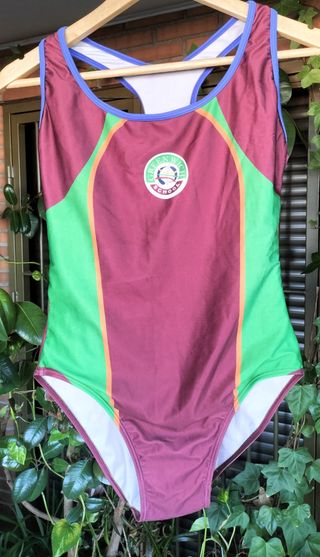 Bañador  talla 14-16 + Gorro de regalo