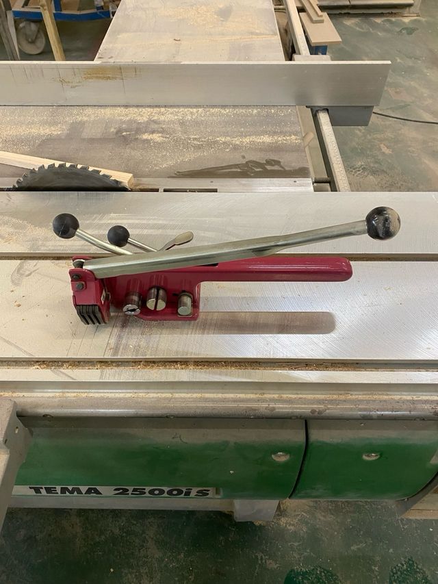 Flejadora, fleje y grapas